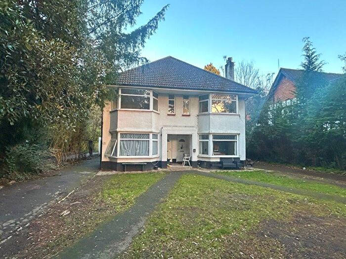 3 Bedroom Flat To Rent In Derby Road, Bournemouth, BH1