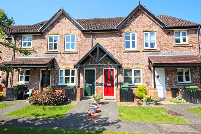 2 Bedroom Flat For Sale In John Gray Court, Willerby, Hull, HU10