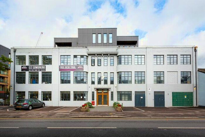 3 Bedroom Flat To Rent In Blackhorse Lane, London, E17