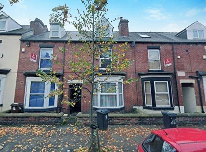 5 Bedroom House To Rent In Cemetery Avenue, Sheffield, S11