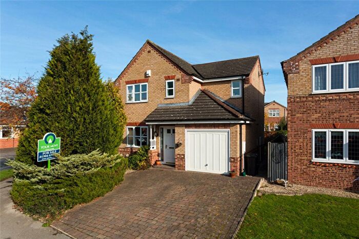 4 Bedroom Detached House For Sale In Thompson Drive, Strensall, York, North Yorkshire, YO32