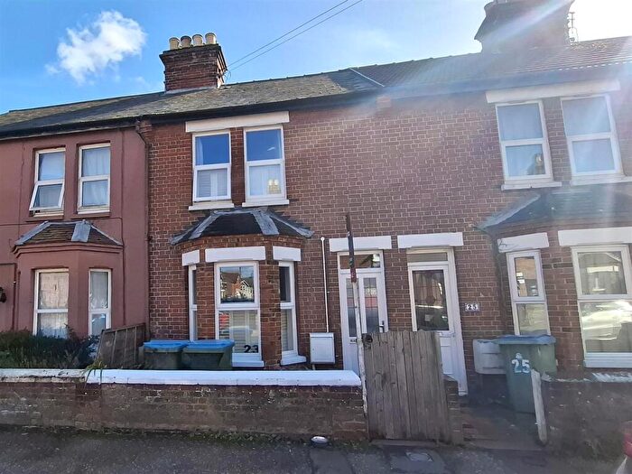 3 Bedroom Terraced House For Sale In Linden Road, Littlehampton, BN17