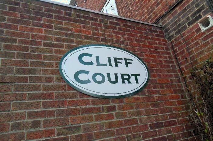 1 Bedroom Flat To Rent In Cliff Court, Cliff Road, Leeds, West Yorkshire, LS6