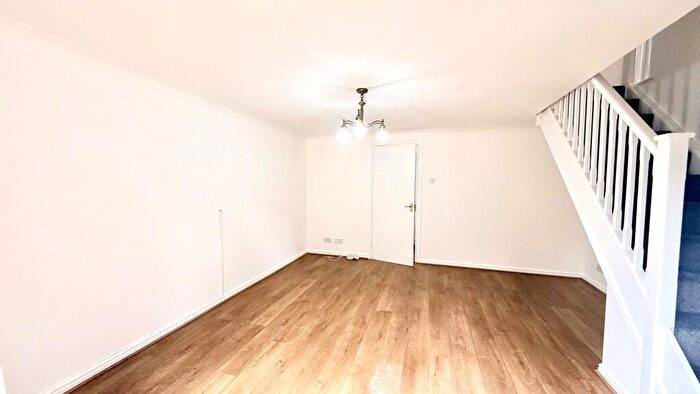 3 Bedroom House To Rent In Fairmeads, Loughton, IG10