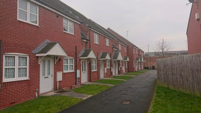 2 Bedroom Flat To Rent In Bencaunt Grove, Nottingham, NG15