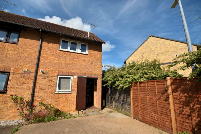 2 Bedroom House To Rent In Loompits Way, Saffron Walden, Essex, CB11
