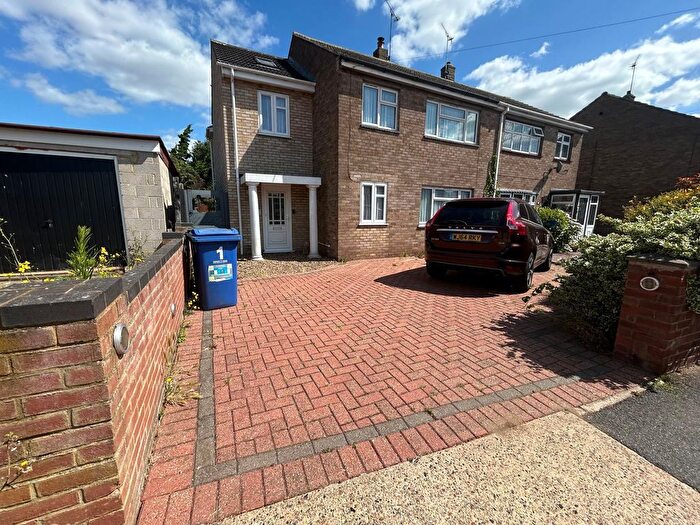 4 Bedroom End Of Terrace House To Rent In Park View, Aveley, South Ockendon, RM15