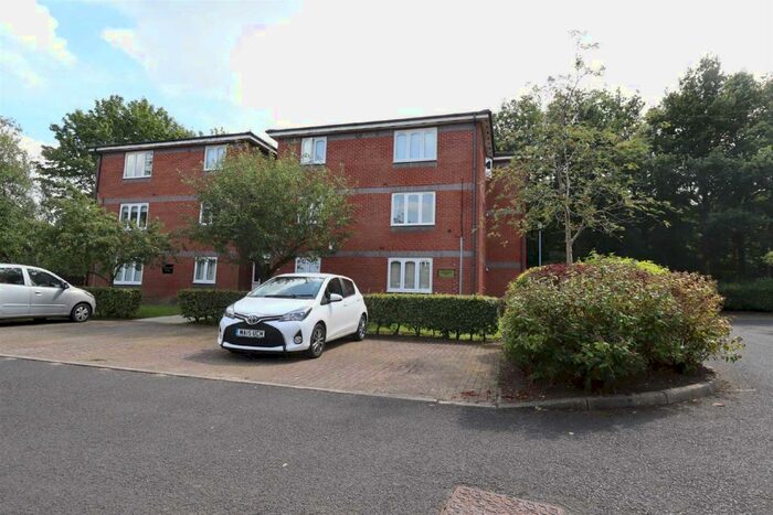 1 Bedroom Flat To Rent In Wordsworth House, Keats Drive, Macclesfield, SK10