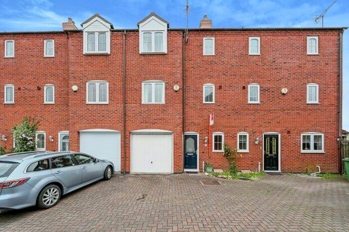 4 Bedroom Town House To Rent In Bridge Court, Stafford, ST20