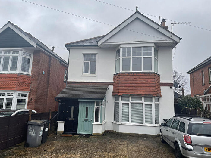 2 Bedroom Flat To Rent In Fitzharris Avenue, Bournemouth, BH9