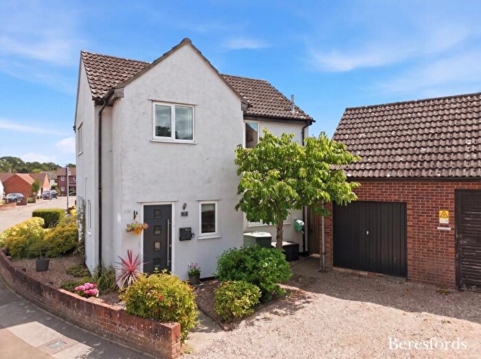 3 Bedroom Detached House For Sale In Craven Drive, Colchester, CO4