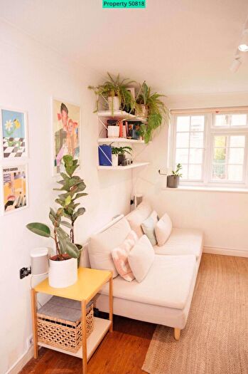 1 Bedroom Flat For Sale In Gables Close, London, SE5