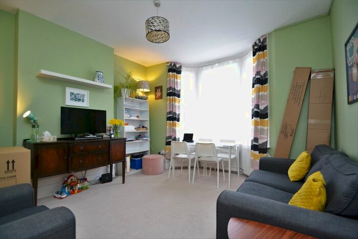 2 Bedroom Flat To Rent In Felday Road, London SE13