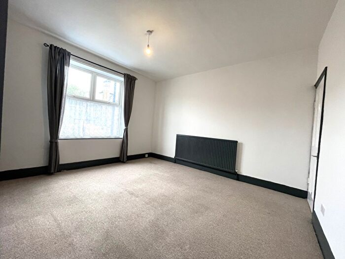 2 Bedroom Flat To Rent In Crookes, Sheffield, S10