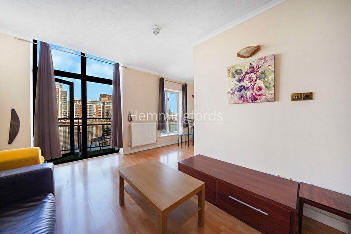 3 Bedroom Flat To Rent In York House, Britannia Village, E16