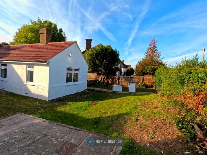 4 Bedroom Bungalow To Rent In Avenue Road, Sutton, SM2