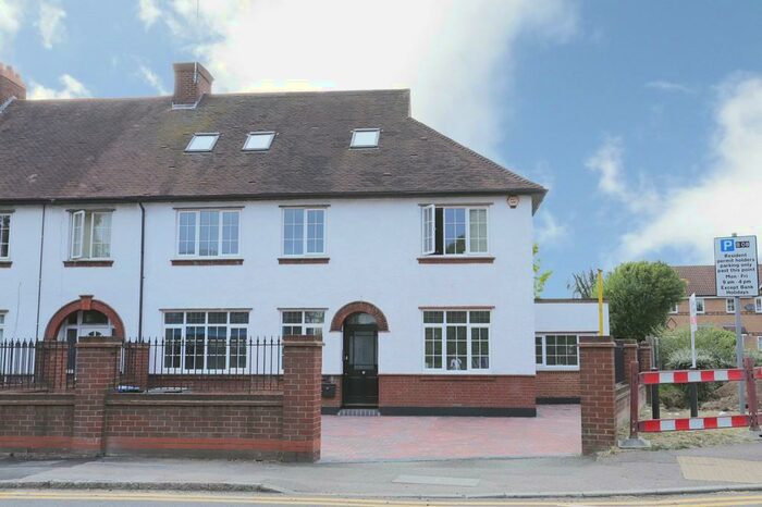 1 Bedroom Apartment To Rent In St. Albans Road East, Hatfield, AL10