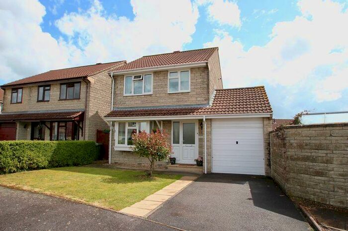 3 Bedroom House To Rent In Brookfield Way, Street, BA16