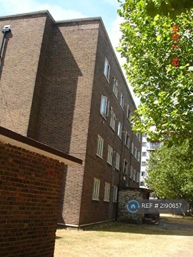 4 Bedroom Flat To Rent In Apsley House, London, E1
