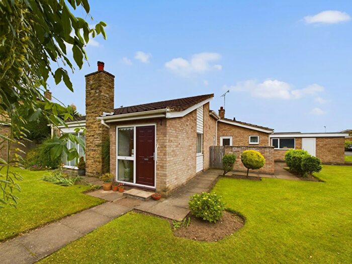 3 Bedroom Detached Bungalow For Sale In Spring Walk, Brayton, YO8