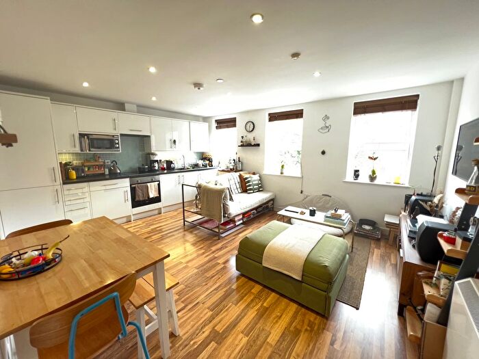 1 Bedroom Flat To Rent In Kentish Town Road, London, NW5