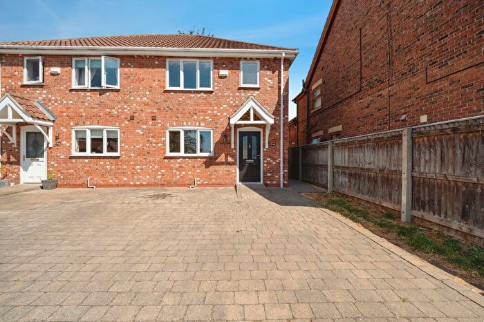3 Bedroom Semi-detached House For Sale In Benjamins Walk, Cleethorpes, DN35