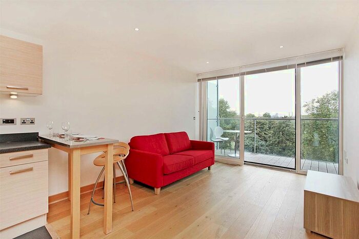 1 Bedroom Flat To Rent In Eustace Building, Queenstown Road, London, SW11