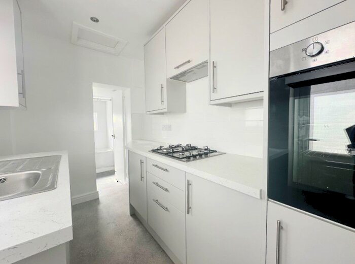 2 Bedroom Terraced House To Rent In Mount Pleasant Road, Aldershot, GU12