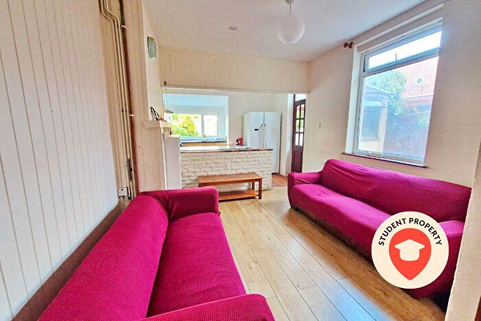 5 Bedroom Terraced House To Rent In Longmead Avenue, Bristol, Somerset, BS7