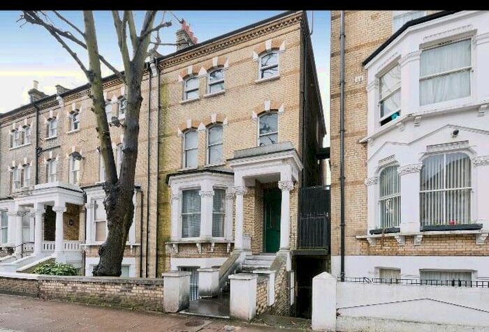 2 Bedroom Flat To Rent In Edith Road, London, W14