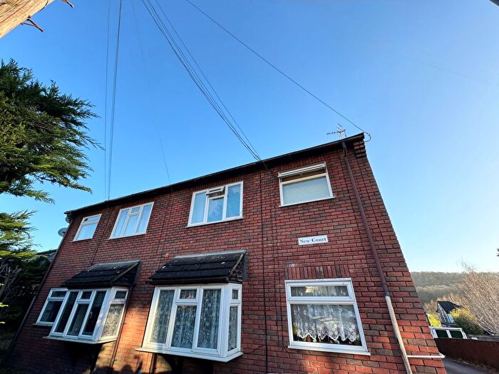 1 Bedroom Flat To Rent In Queens Road, High Wycombe, HP13