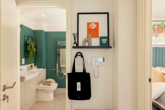 1 Bedroom Apartment For Sale In Station Approach, Woodside Park, London, N12