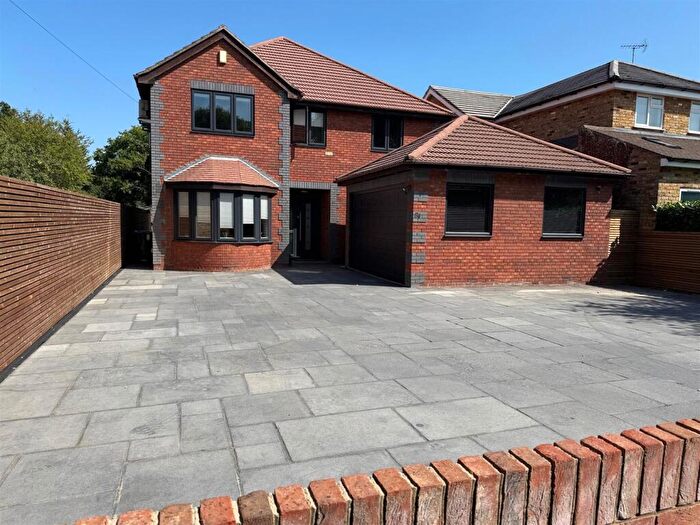 5 Bedroom Detached House For Sale In Hullbridge Road, Rayleigh, SS6