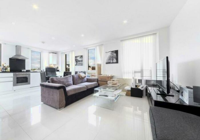 2 Bedroom Flat To Rent In Churchway, London, NW1