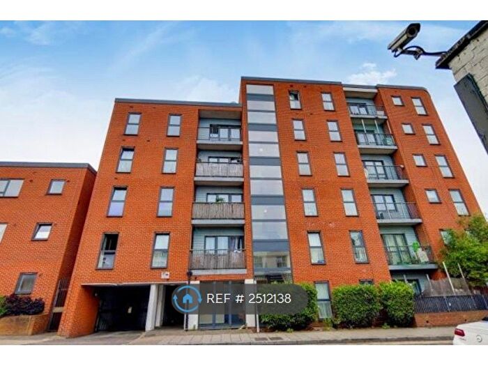 2 Bedroom Flat To Rent In Sunset House, Harrow, HA3