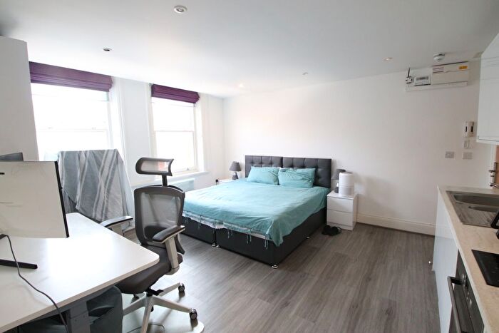 Studio To Rent In Finchley Road, London, NW3