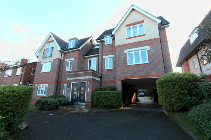 1 Bedroom Apartment To Rent In Oxhey Lodge, - Manor Road, Harrow, HA1