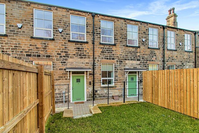 2 Bedroom Terraced House To Rent In Bobbin Row, Leeds, LS12