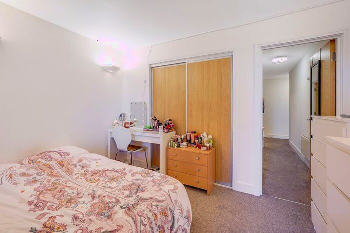 1 Bedroom Flat To Rent In Burgate Lane, Canterbury, CT1