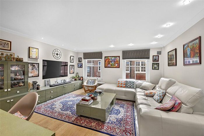 2 Bedroom Flat For Sale In Riding House Street, Fitzrovia, London, W1W