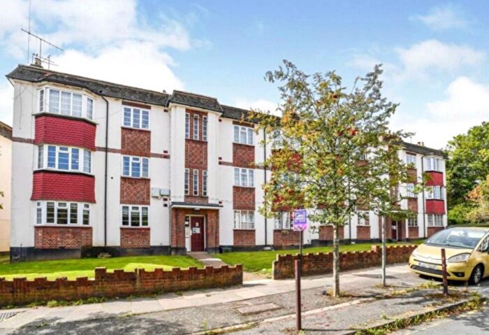 2 Bedroom Flat For Sale In Amblecote Road, London, SE12