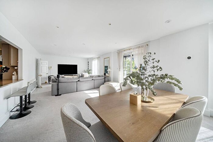 3 Bedroom Flat To Rent In Chelsea Harbour, Chelsea, London, SW10