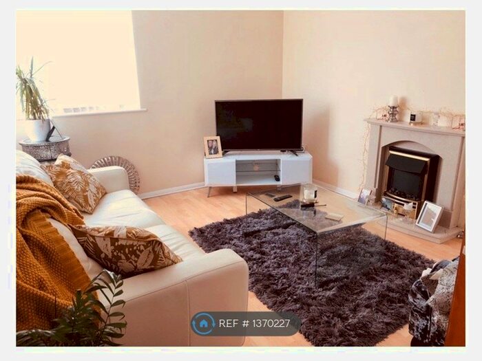 1 Bedroom Flat To Rent In Merton Towers, Bootle, L20