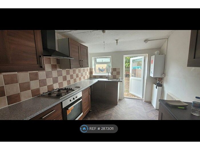4 Bedroom End Of Terrace House To Rent In Burford Road, London, E6