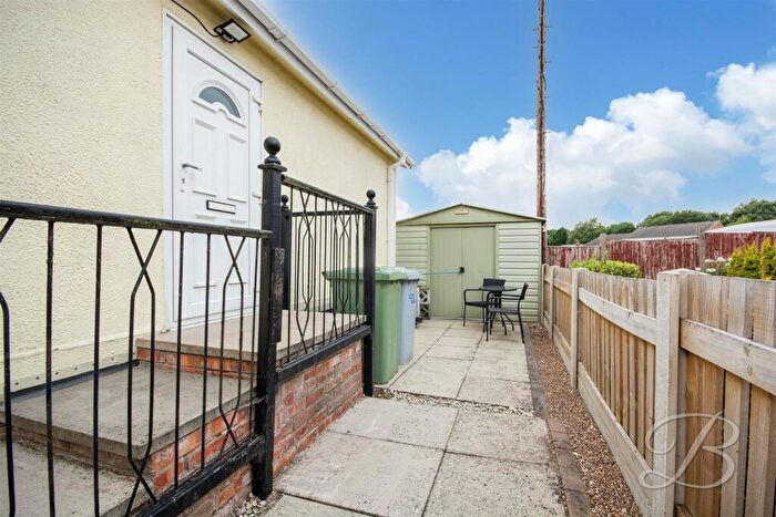 2 Bedroom Park Home For Sale In Mickledale Lane, Bilsthorpe, Newark, NG22