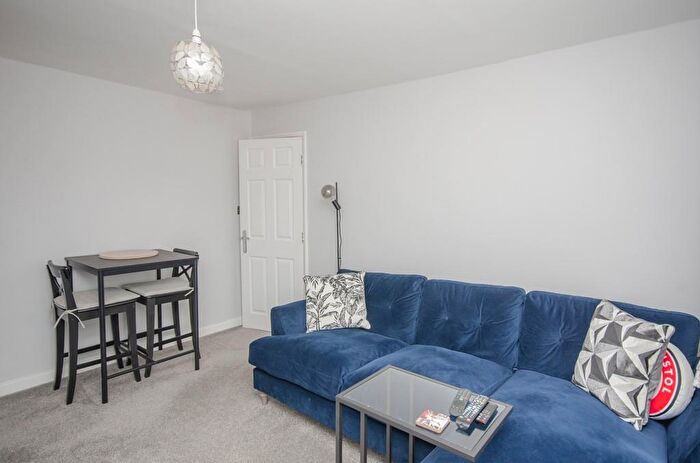 1 Bedroom Flat To Rent In Dibden Road, Downend, Bristol, BS16