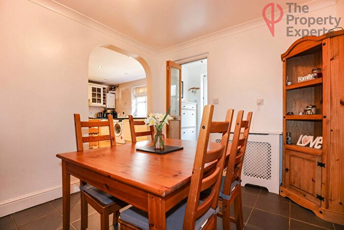 3 Bedroom Terraced House For Sale In Manor Close, Middleton Cheney, OX17