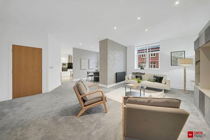 2 Bedroom Flat For Sale In Grenfell Gardens, Colne, BB8