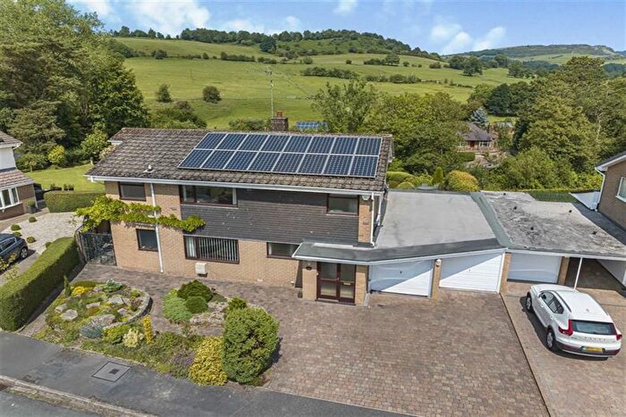 4 Bedroom Detached House For Sale In Fitzwilliam Avenue, Sutton, Macclesfield, SK11