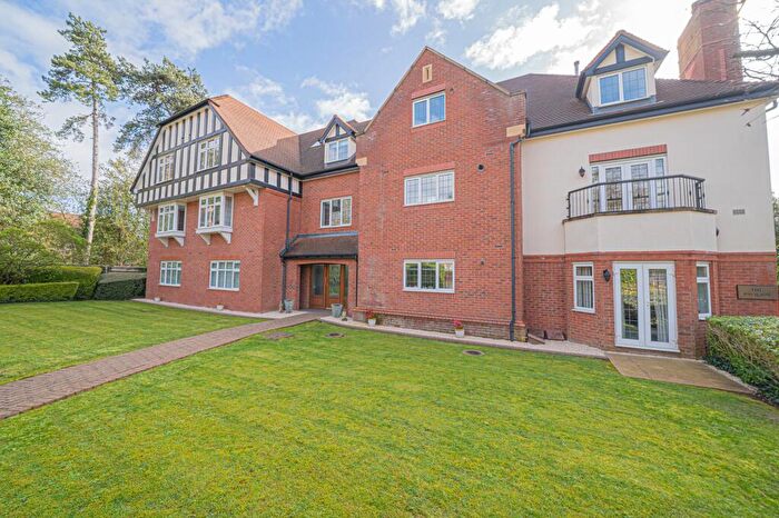 3 Bedroom Apartment For Sale In Station Road, Knowle, B93